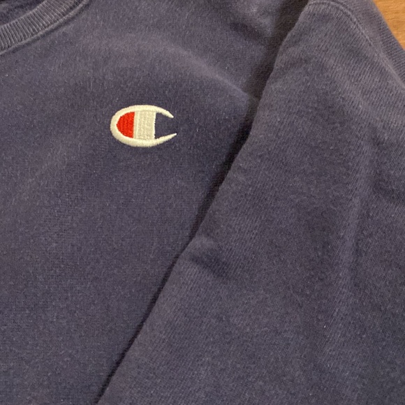 champion crewneck 🌊 - Picture 2 of 2